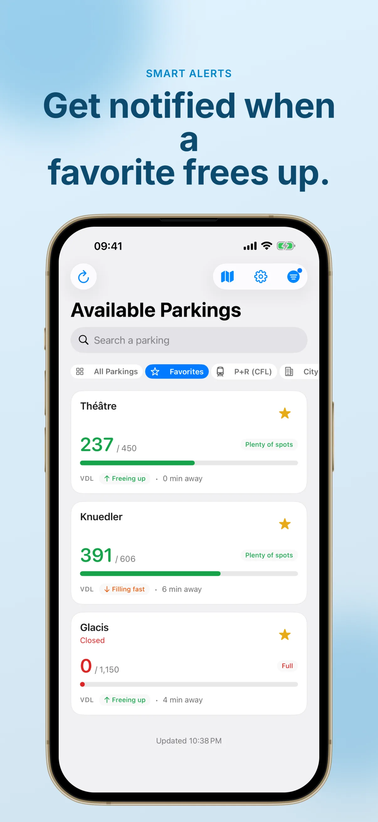 Available Parkings list filtered to Favorites, with cards for Théâtre (237/450, plenty of spots, freeing up, 0 min away), Knuedler (391/606, plenty of spots, filling fast, 6 min away) and Glacis (closed, 0/1,150, full, freeing up, 4 min away) — each with a live progress bar, VDL badge, trend and ETA, a search bar and All Parkings / Favorites / P+R (CFL) / City filters.